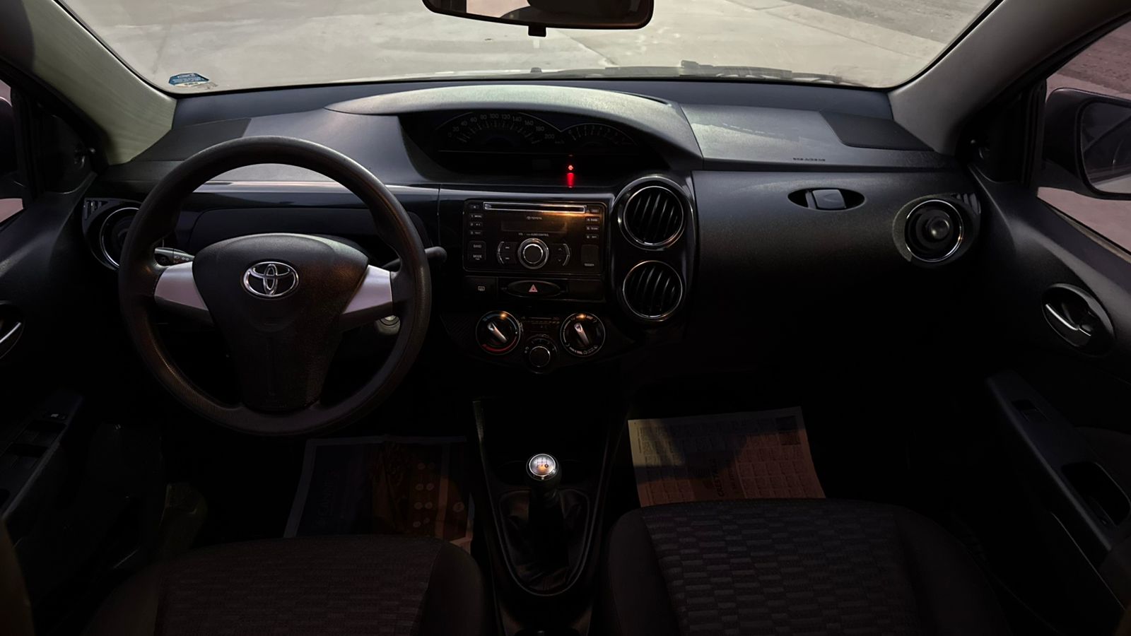 TOYOTA - ETIOS XS 1.5 - MANUAL  - 2014